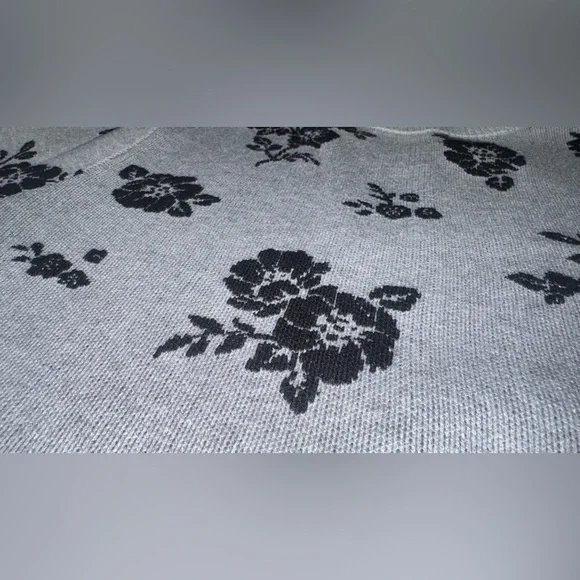 ◾ Black Floral Patterned Gray Sweater - size Large - Picture 10 of 16
